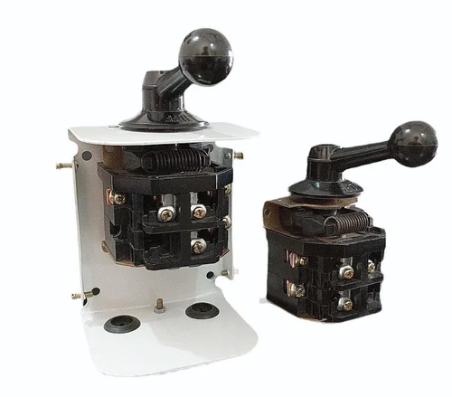 l-t-control-on-off-switch-silver-contact-points-32amp-415v-50hz-as-per-iss-4064-1967-iss-1922-1967-500x500